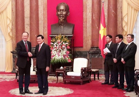 Presiden Vietnam, Truong Tan Sang menerima  Presiden Bank Dunia Jim Yong Kim - ảnh 1
