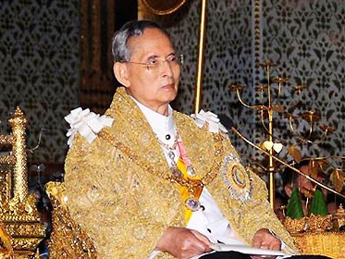 Raja Thailand mengesahkan UUD sementara - ảnh 1