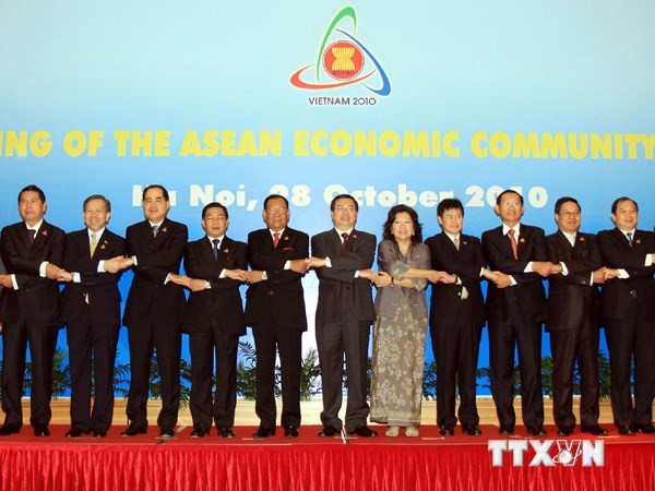 Meningkatkan posisi Vietnam yang mengarah ke komunitas ekonomi ASEAN pada tahun 2015 dan pasca tahun 2015. - ảnh 1