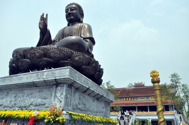Acara peresmian patung perunggu Buddha yang paling besar  di Asia Tenggara. - ảnh 1