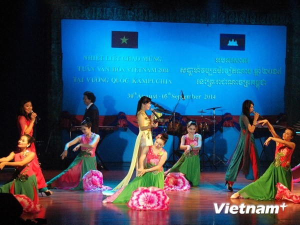 Pekan Budaya Vietnam di Kamboja - ảnh 1