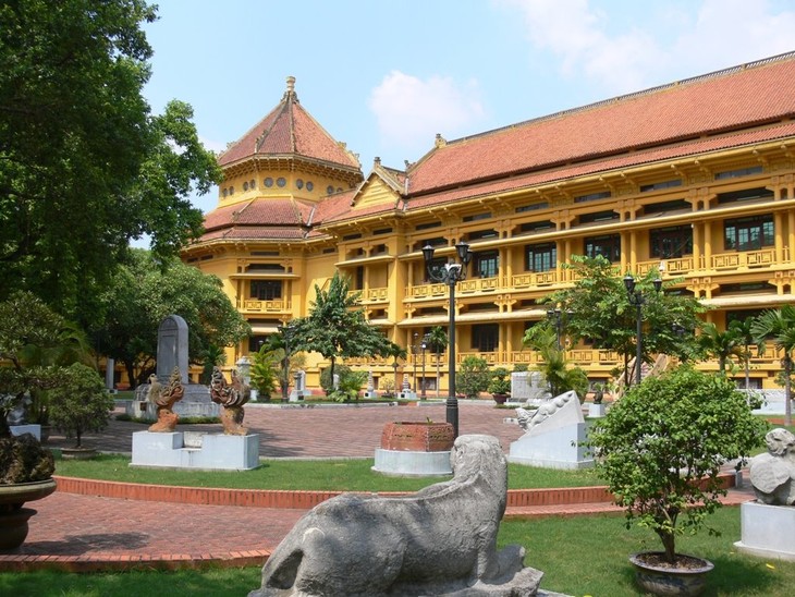 Museum Sejarah Vietnam-destinasi yang atraktif bagi wisatawan mancanegara - ảnh 1