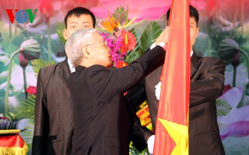 Sekjen  KS PKV, Nguyen Phu Trong menghadiri acara peringatan  ultah ke-65 Hari Jadinya Akademi Politik Nasional Ho Chi Minh - ảnh 1