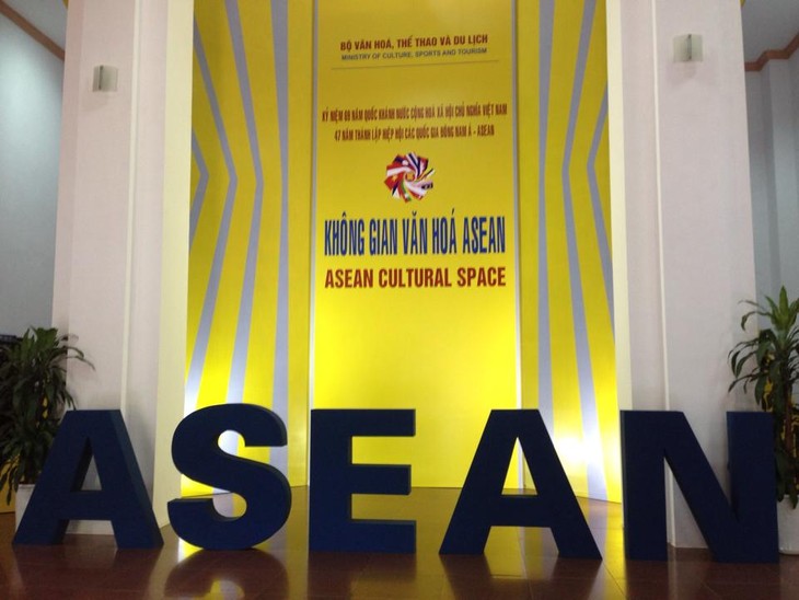 Pameran: Ruang Budaya ASEAN di kota Hanoi - ảnh 1