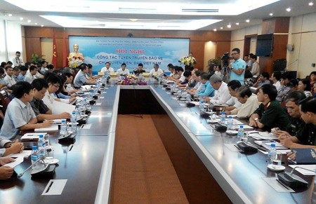 Konferensi tentang menyosialisasikan pekerjaan membela kedaulatan laut dan pulau Vietnam             - ảnh 1