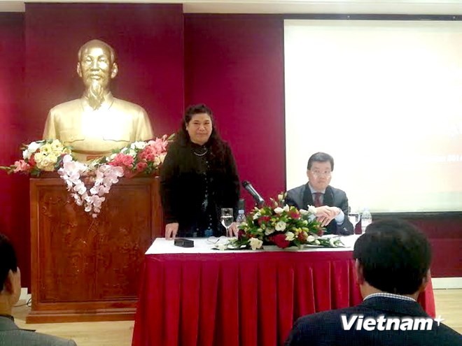 Wakil Ketua MN Vietnam, Tong Thi Phong mencata sumbangan  komunitas orang Vietnam di Perancis kepada Tanah Air. - ảnh 1