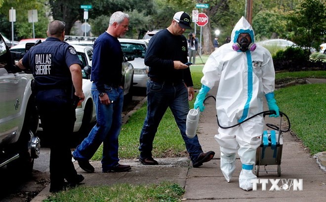 Amerika Serikat membentuk  regu  reaksi cepat  untuk menghadapi wabah Ebola. - ảnh 1