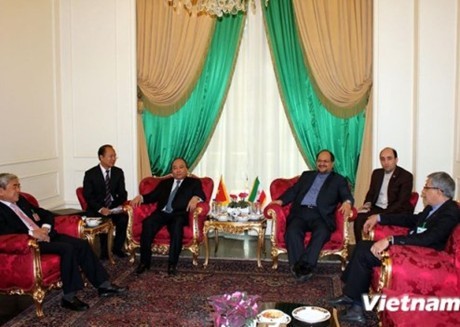 Deputi PM Vientam Nguyen Xuan Phuc melakukan kunjungan resmi di Iran. - ảnh 1