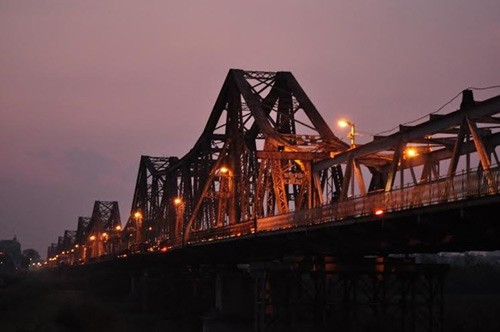 Jembatan-jembatan yang  meningkatkan sosok kota Hanoi - ảnh 1