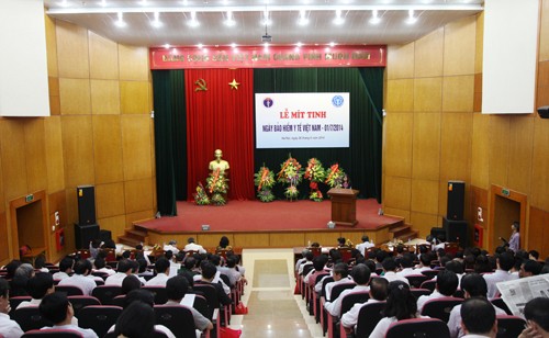 Kementerian Kesehatan Vietnam menyambut Hari Undang-Undang Vietnam (9 November) - ảnh 1