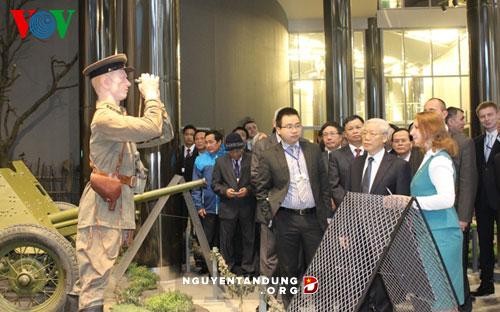 Sekjen KS PKV Nguyen Phu Trong  mengakhiri dengan baik kunjungan resmi di Republik Belarus. - ảnh 1