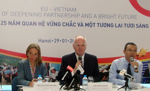 Uni Eropa –Vietnam: 25 tahun hubungan  yang mendalam dan satu masa depan yang cerah - ảnh 1