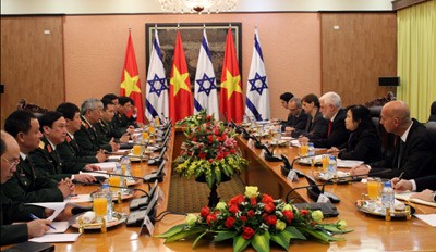 Direktor Jenderal  Perrtahanan Israel melakukan kunjungan di Vietnam - ảnh 1
