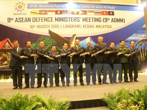 Konferensi ADMM-9 mengeluarkan Pernyataan bersama tentang mempertahankan keamanan dan kestabilan di kawasan demi  rakyat dan oleh rakyat - ảnh 1