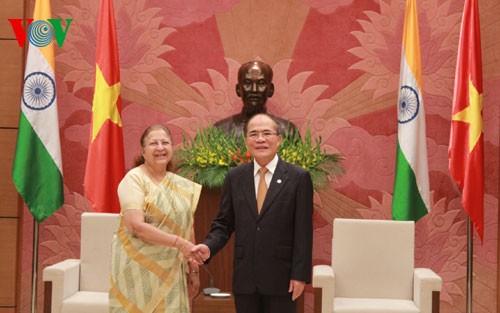 Ketua MN Vietnam, Nguyen Sinh Hung menerima  Ketua Parelemen Jerman, Nobert Lammert dan Ketua Majelis Rendah India, Sumitra Mahajan   - ảnh 2