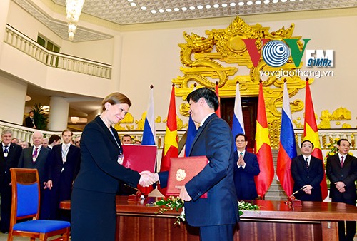 Vietnam-Federasi Rusia  menandatangani banyak program kerjasama  kesehatan yang penting - ảnh 1