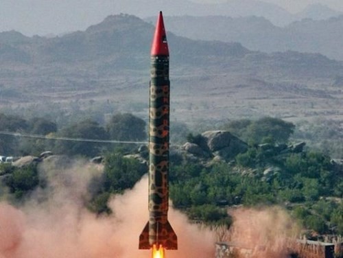 Pakistan berhasil meluncurkan rudal yang mampu membawa kepala nuklir - ảnh 1