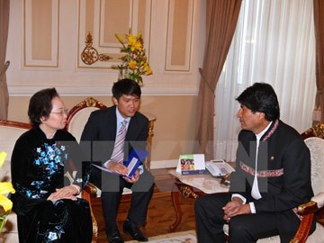 Merangsang para badan usaha Bolivia memperukat investasi dan kerjasama dengan Vietnam - ảnh 1