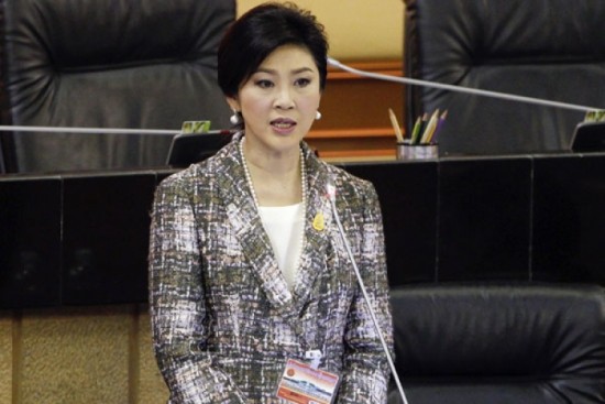 Mantan PM Thailand, Yingluck Shinawatra   dibawa ke pengadilan. - ảnh 1