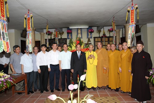 Partai dan Negara Vietnam selalu menghargai dan menjamin hak kebebasan berkepercayaan dan beragama - ảnh 1