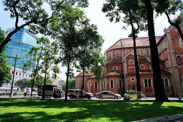 Menguak tabir keindahan arsitektur  Katedral Ibu Maria kota Ho Chi Minh - ảnh 2