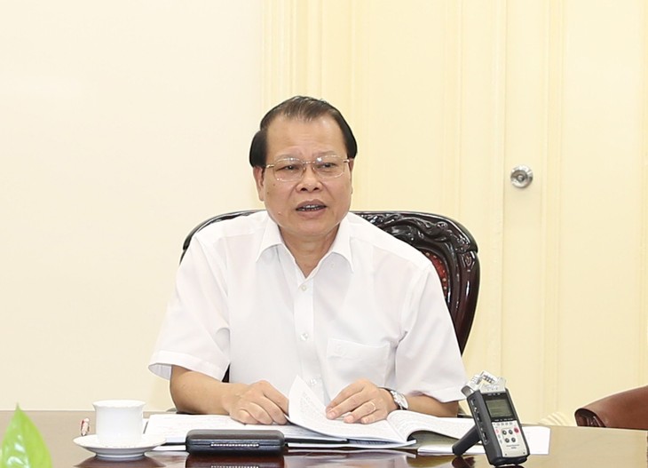 Deputi PM Vietnam Vu Van Ninh menuntut untuk memusatkan sumber daya   bagi kebijakan tentang etnis-etnis - ảnh 1