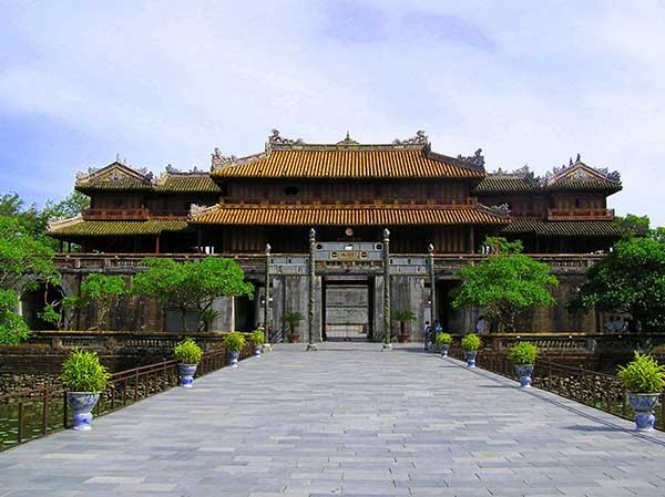 Mengunjungi  ibukota kuno Hue - daerah  yang romantis - ảnh 1