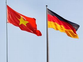 Memperingati ultah ke-40 penggalangan hubungan diplomatik Vietnam-Republik  Federasi Jerman dan ultah ke-25 Penyatuan Negeri Jerman - ảnh 1