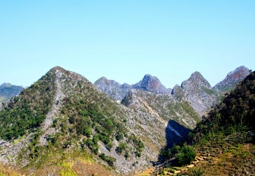 Daerah Dataran Tinggi  Batu Dong Van- Keindahan yang masih liar tapi megah - ảnh 2