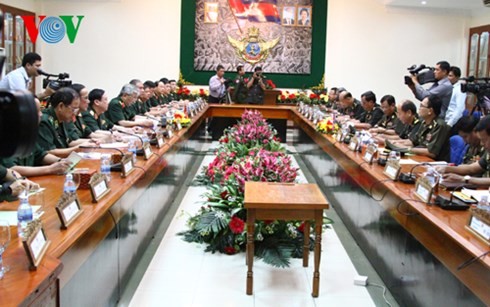 Vietnam-Kamboja mengadakan dialog pertama  tingkat Deputi Menteri tentang kebijakan pertahanan - ảnh 1