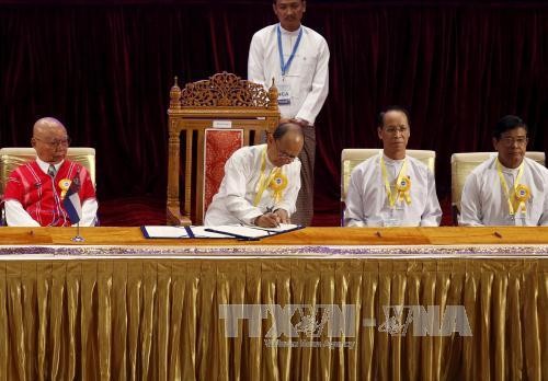 Pemerintah Myanmar dan kelompok-kelompok bersenjata menyepakati langkah-langkah setelah permufakatan gencatan senjata. - ảnh 1