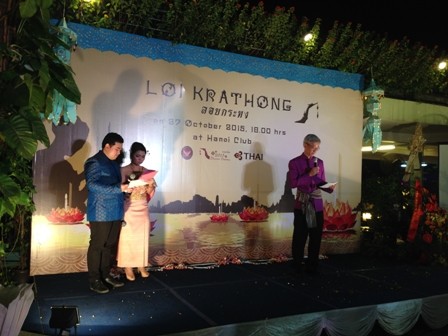 Festival Melepas lampu Krathong yang berkilau-kilauan - ảnh 6