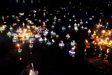 Festival Melepas lampu Krathong yang berkilau-kilauan - ảnh 5