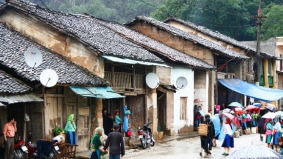 Aspek budaya dan arsitektur yang unik di  kota madya Dong Van, provinsi Ha Giang - ảnh 1