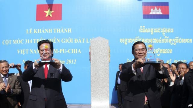Vietnam dan Kamboja siap meresmikan tonggak perbatasan nomor 30 di garis perbatasan daratan. - ảnh 1