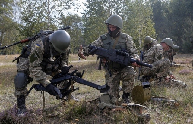 Ukraina mengizinkan serdadu-serdadu asing berpartisipasi pada latihan perang bersama - ảnh 1
