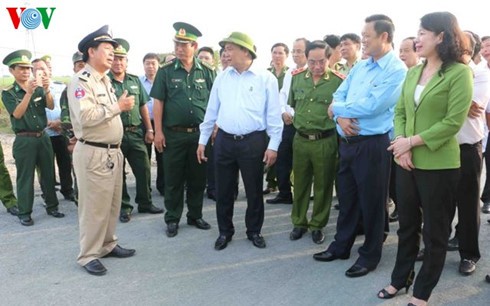 Deputi PM Vietnam, Nguyen Xuan Phuc  melakukan temu kerja di provinsi An  Giang - ảnh 1