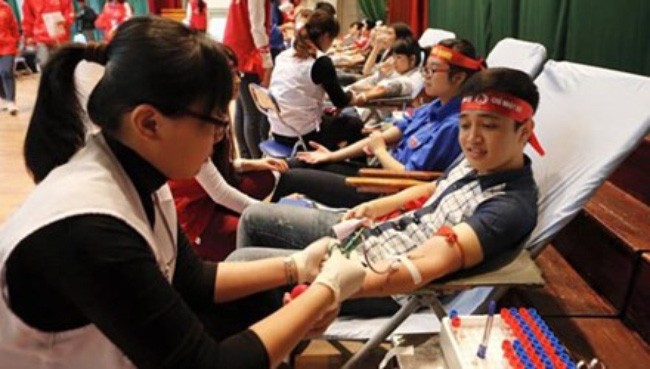 Program “Minggu Merah” : “Menyumbangkan darah untuk menyelematkan orang: Nasib dari Anda dan Saya” - ảnh 1