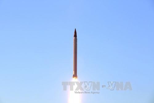 Iran menyatakan akan terus melakukan percobaan misil baru - ảnh 1