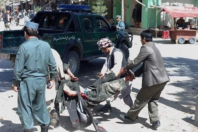Afghanistan: Puluhan orang menjadi korban dalam  serangan bom  terhadap pos polisi - ảnh 1