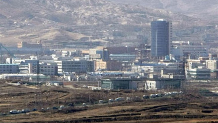 Komunitas badan usaha dan partai-partai politik Republik Korea  memberikan reaksi tentang penghentian zona industri Kaesong - ảnh 1