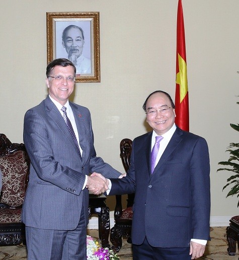 Deputi PM Vietnam, Nguyen Xuan Phuc menerima para Dubes AS dan Australia untuk Vietnam - ảnh 2