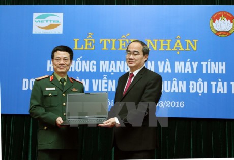 Viettel membantu Front Tanah Air Vietnam membangun jaringan LAN dan sistim komputer demi pekerjaan pemilihan - ảnh 1
