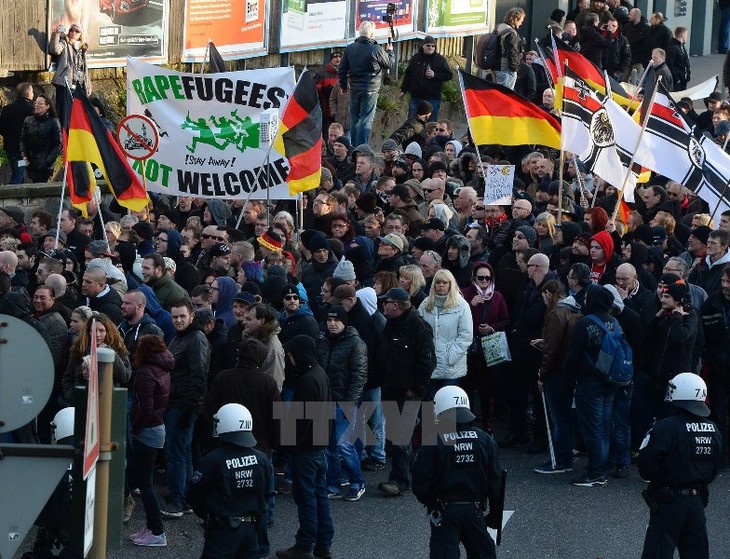 Demonstrasi besar  di Republik Federasi Jerman untuk menentang perang - ảnh 1