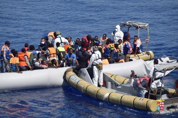 Mesir menangkap puluhan migran yang berupaya menerobos perbatasan pergi ke Italia - ảnh 1
