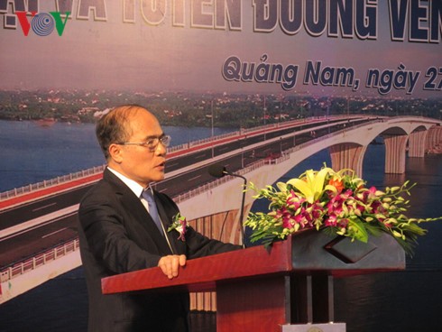 Ketua MN Nguyen Sinh Hung  menghadiri acara peresmian jembatan Cua Dai, provinsi Quang Nam - ảnh 1