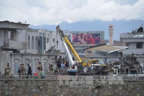 Serangan bom di Kabul, ibukota Afghanistan membuat  puluhan orang menjadi korban - ảnh 1