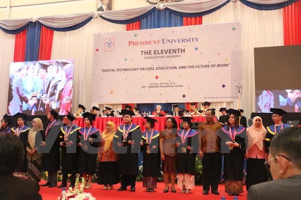 Universitas  Presiden  Indonesia  bersedia menerima  mahasiswa Vietnam - ảnh 1