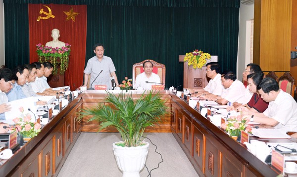 Deputi PM Vuong Dinh Hue mengadakan temu kerja di provinsi Tuyen Quang - ảnh 1
