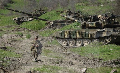 Rusia dan Perancis setuju berkoordinasi tentang masalah Nagorny Karabakh - ảnh 1